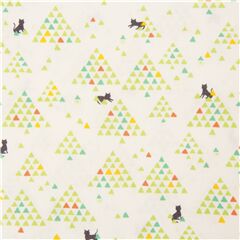 Tela color natural con �rboles triangulares y gatos negros peque�os Tela de Japanese Indie