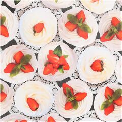 Tela oxford laminada con postre de fruta fresas rojas nata montada Retazo (Retazo)