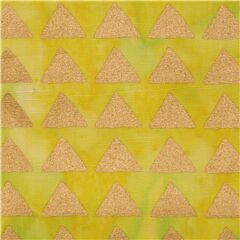 Tela batik sarong algod�n amarillo despintado con tri�ngulos dorados Tela de Michael Miller