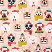 Tela color melocot&oacute;n con animales Perros de EE. UU. con gorros navide&ntilde;os