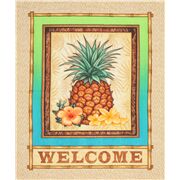 Tela con panel de pi&ntilde;a anan&aacute;s y flores de plumeria e hibisco de QT Fabrics