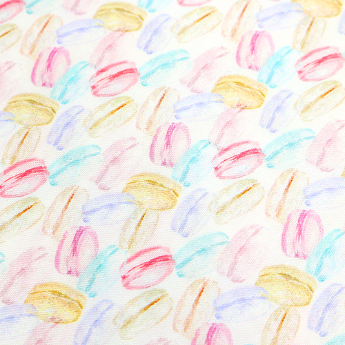 Fallende Winzige Pastellfarbene Macarons Kuchen 5