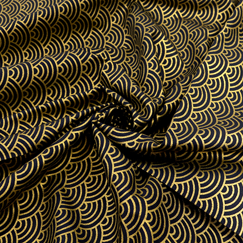 Schwarze Seigaiha-Welle Mit Metallischem Gold 2