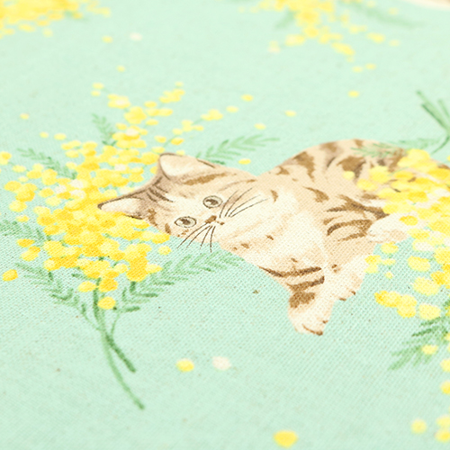 Gattino Tigrato Rametti Di Fiori Gialli 5