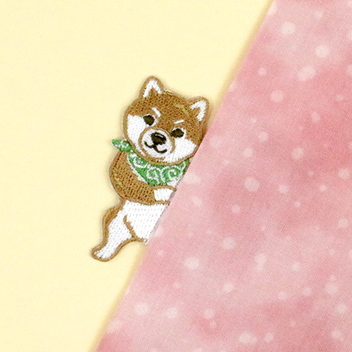 Animali Che Sbirciano Fuori Dall’Etichetta Cucita Sul Lato - Shiba 3