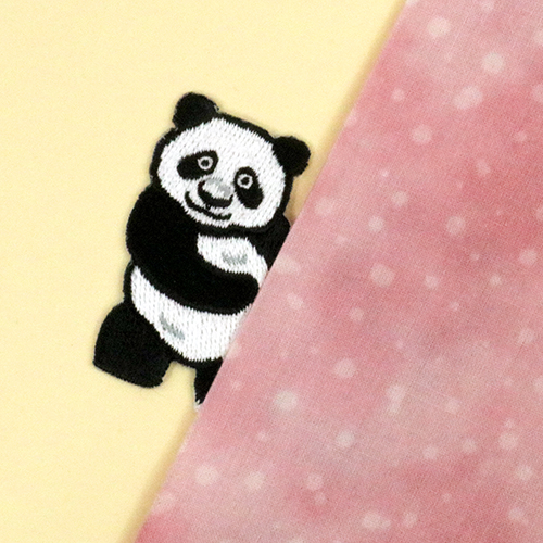Animaux Regardant Hors De L’Étiquette Cousue Sur Le Côté - Panda 3