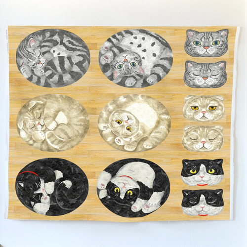 Gatti Maru Accovacciati Su Pannello In Legno 4