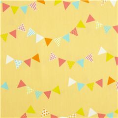 Tissu en popeline de coton jaune avec des fanions multicolores de fte Tissu par Japanese Indie