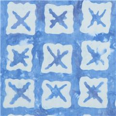 Blau gebatiker Stoff mit Kreuzen Stoff von Trans-Pacific Textiles