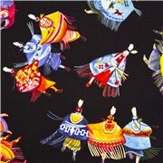 Tissu noir avec des danseuses amérindiennes avec des châles multicolores