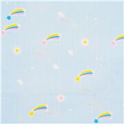Tissu laminé bleu clair lisse étoiles filantes multicolores et pois blancs