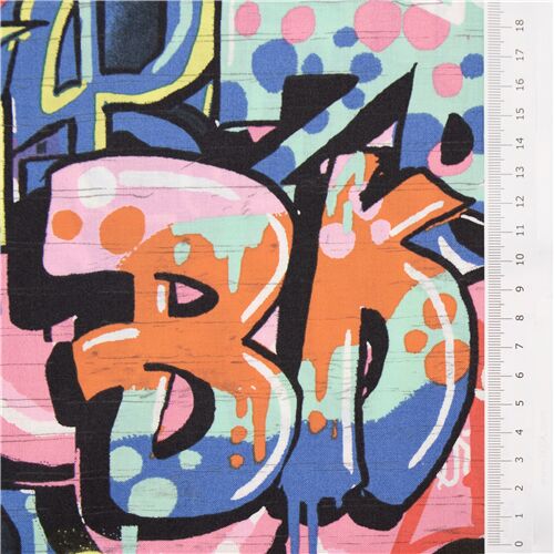 Stoffrest (50 x 112 cm) - Bunter Stoff mit Graffiti von Alexander Henry 3