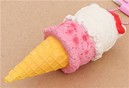 squishy Hello Kitty gelato bianco e rosa cono arancione 3