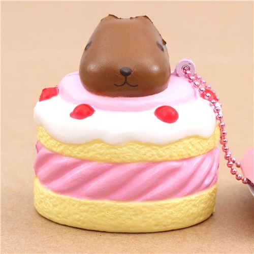 Squishy  kawaii avec Kapibarasan en forme de gteau jaune et rose 2