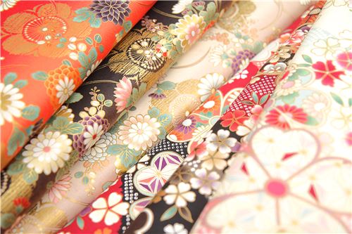 Remnant 31 cm - Quilt Gate fabric with Japanese flowers and metallic embellishment 4