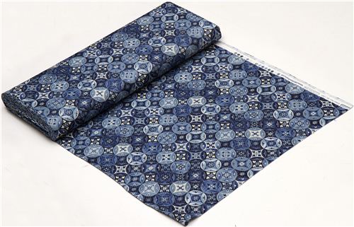 Robert Kaufman fabric with blue flower ornament silver 3