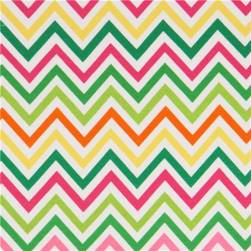 Tissu jersey Robert Kaufman avec des zigzags roses et verts Tissu