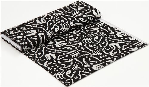 Stoffrest (31 x 112 cm) - Timeless Treasures im Dunkeln leuchtender Stoff in Schwarz Dinosaurierknoc 4