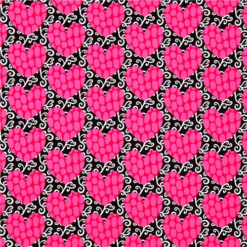 black fabric with pink hearts par Robert Kaufman 2