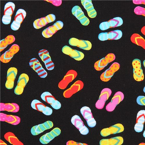 Tissu noir avec des tongues de plage par Timeless Treasures USA Tissu