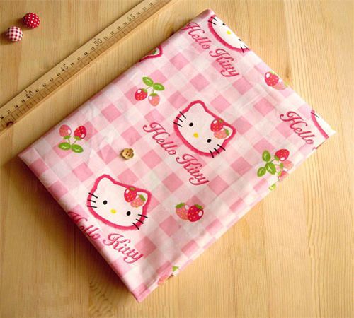 kartierter Hello Kitty Köpfe Stoff Erdbeeren 0,5m 2