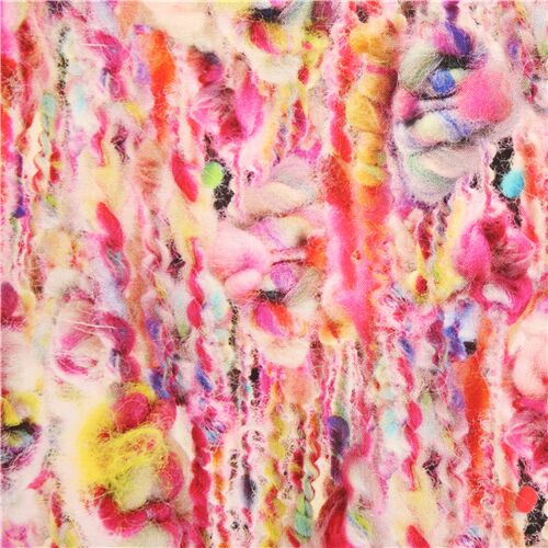 Tissu japonais avec des pelotes de laine multicolores et duveteuses Tissu