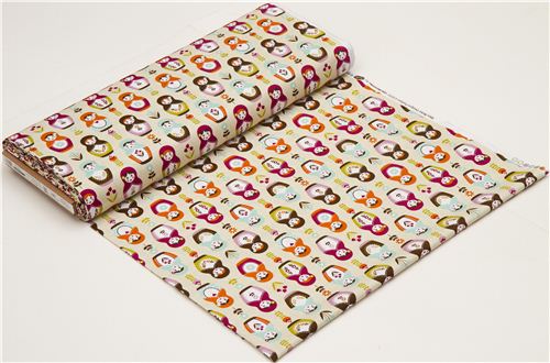 Tissu Riley Blake crème avec des Matriochkas et des fleurs 0