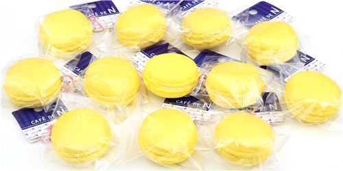 simpatico ciondolo Cafe de N squishy macaroon giallo  3
