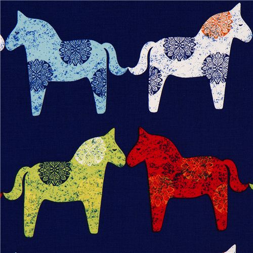 Tela Michael Miller azul oscuro con caballos de madera Tela