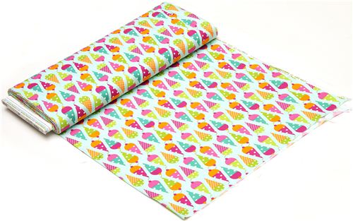 light blue fabric with ice cream cone de Robert Kaufman 3