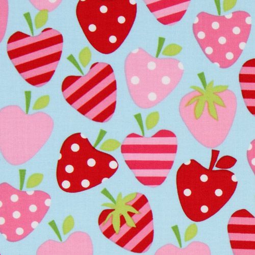 Tessuto celeste con fragole/cuori di Robert Kaufman Tessuto
