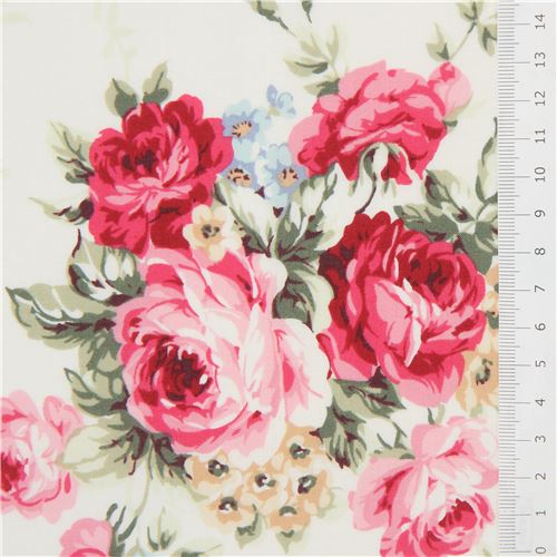 Remnant (45 x 110 cm) - light cream fabric with pink retro roses by Quilt Gate 2