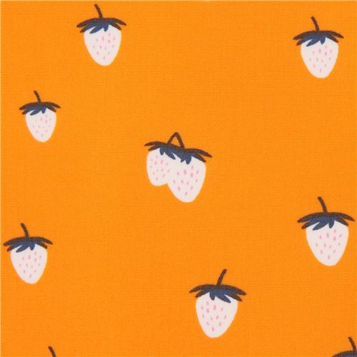 Hellorange Stoff mit kleinen Erdbeeren von Art Gallery Fabrics Stoff
