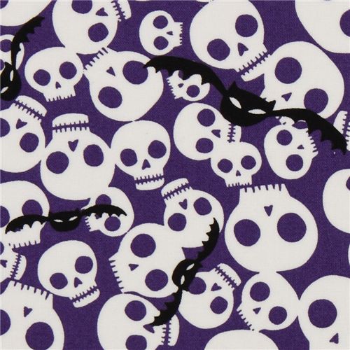 violetter Halloween Stoff Totenköpfe Fledermäuse 1