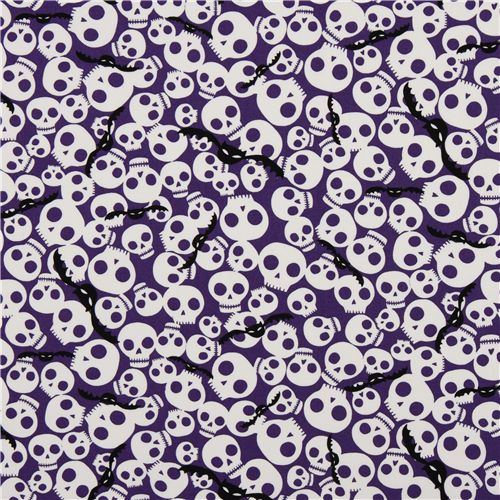 violetter Halloween Stoff Totenköpfe Fledermäuse 2