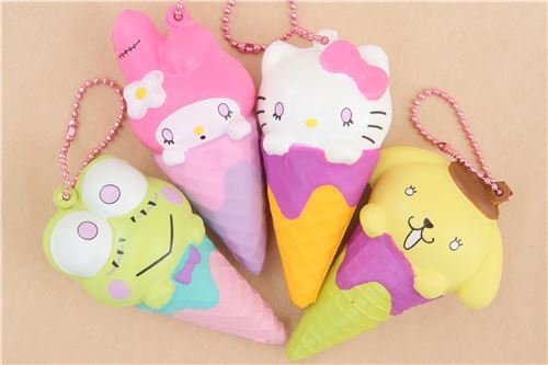 Squishy en forma de helado de cucurucho con Pompompurin de Sanrio para Halloween 7