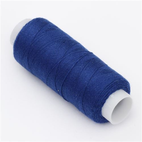 Bobine de fil bleu fonc 27