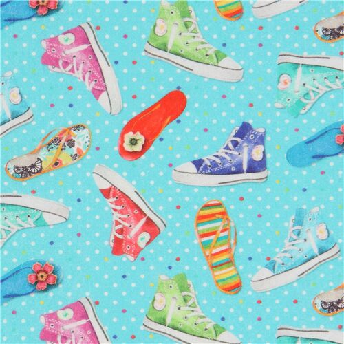 Trkisfarbener Stoff mit bunten Turnschuhen und Flip-Flops Stoff