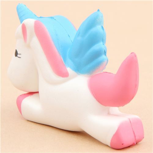Squishy de unicornio blanco con melena azul 7