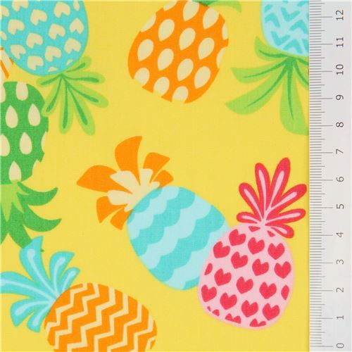 Stoffrest (35 x 112 cm) - Gelber Stoff mit bunten Ananas von Trans-Pacific Textiles 2