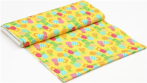 Stoffrest (35 x 112 cm) - Gelber Stoff mit bunten Ananas von Trans-Pacific Textiles 6